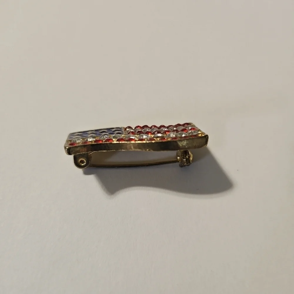 Vintage Rhinestone USA American Flag July 4 Patriotic GoldTone Brooch Pin - Picture 11 of 14